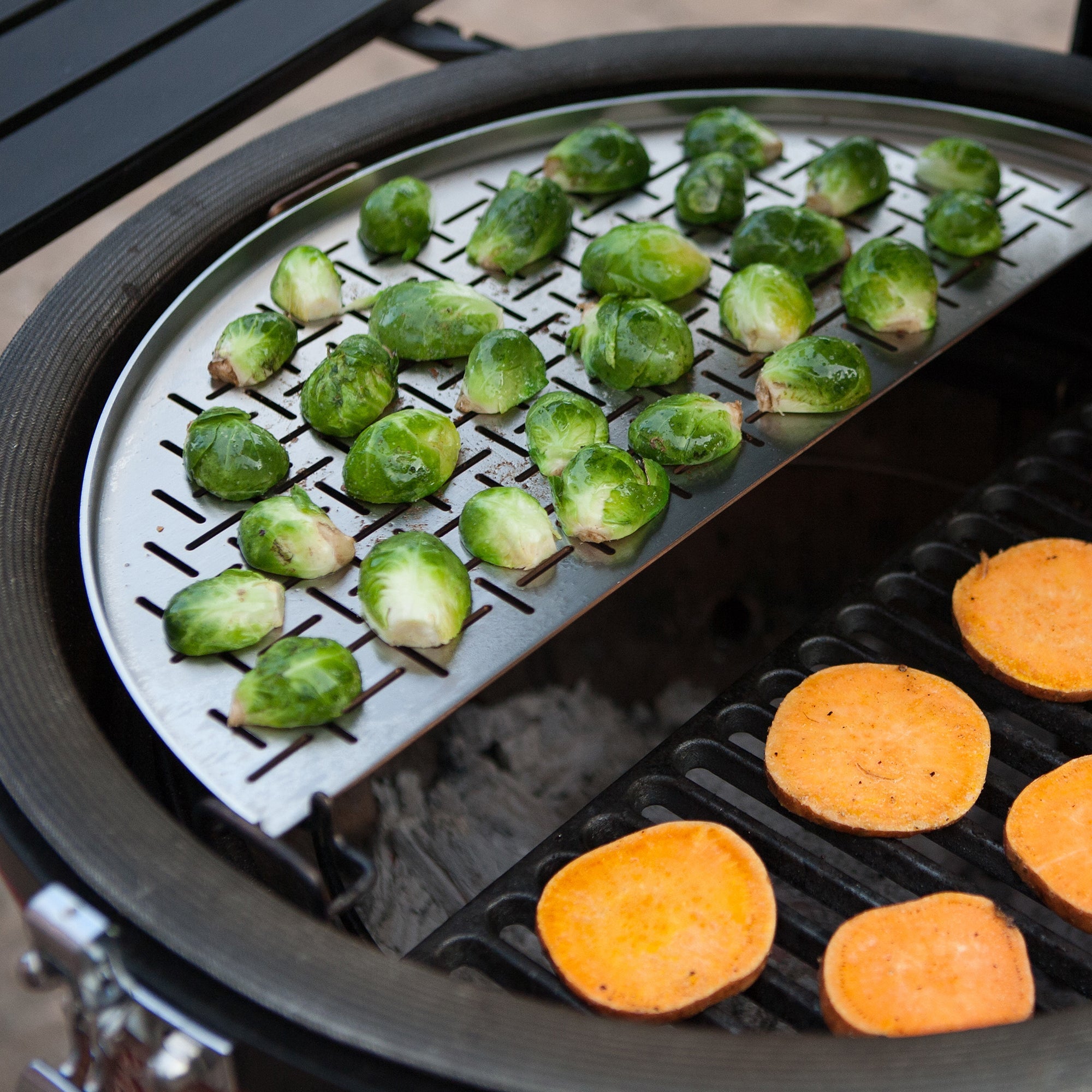 Kamado Joe Classic I with Voyager Pack