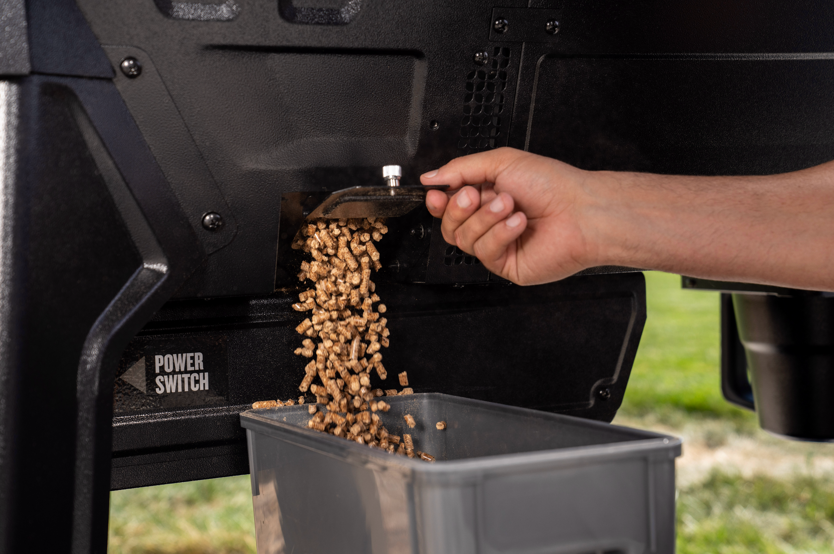Traeger Woodridge Pro Pellet Smoker