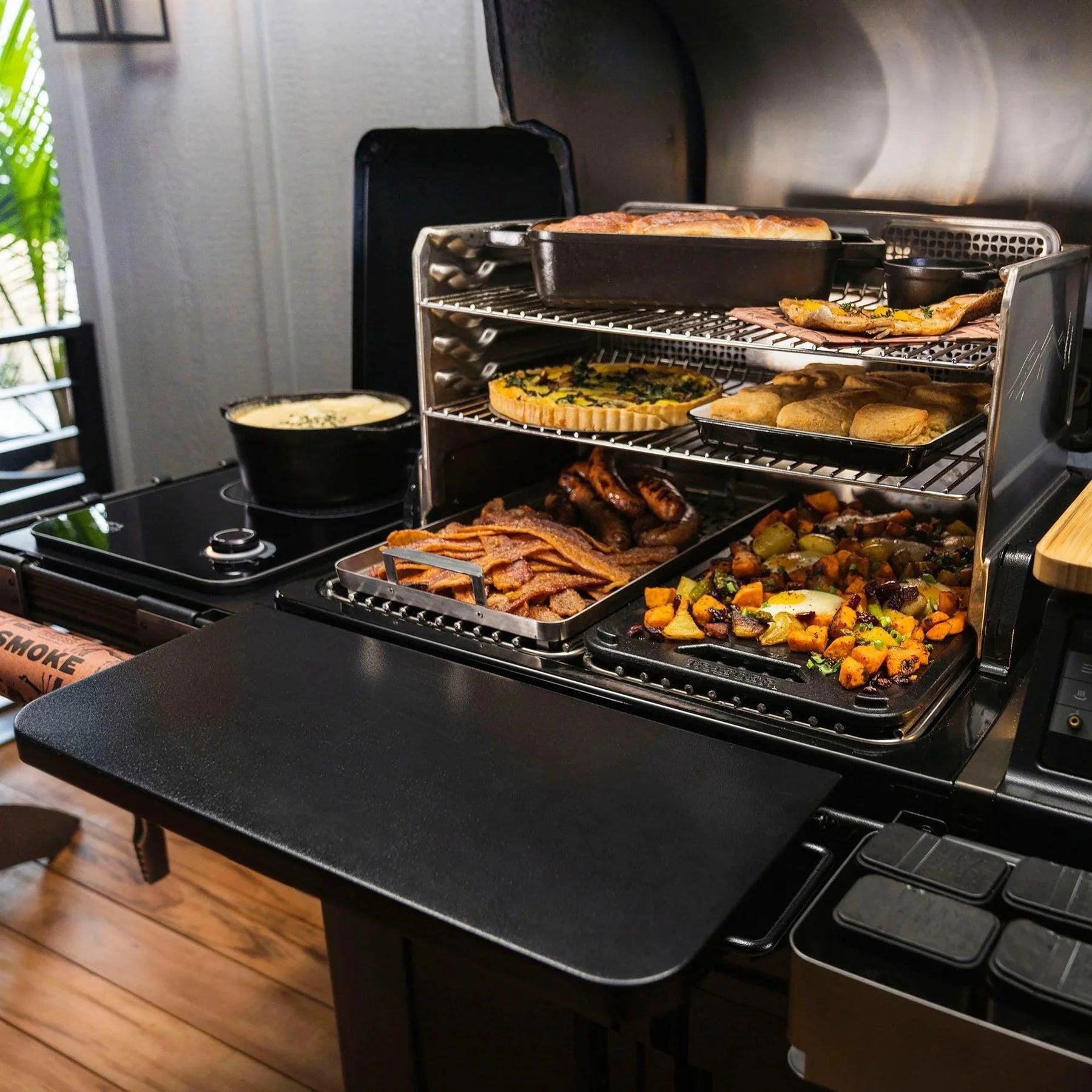 Traeger P.A.L. Pop-And-Lock‚ Front Shelf